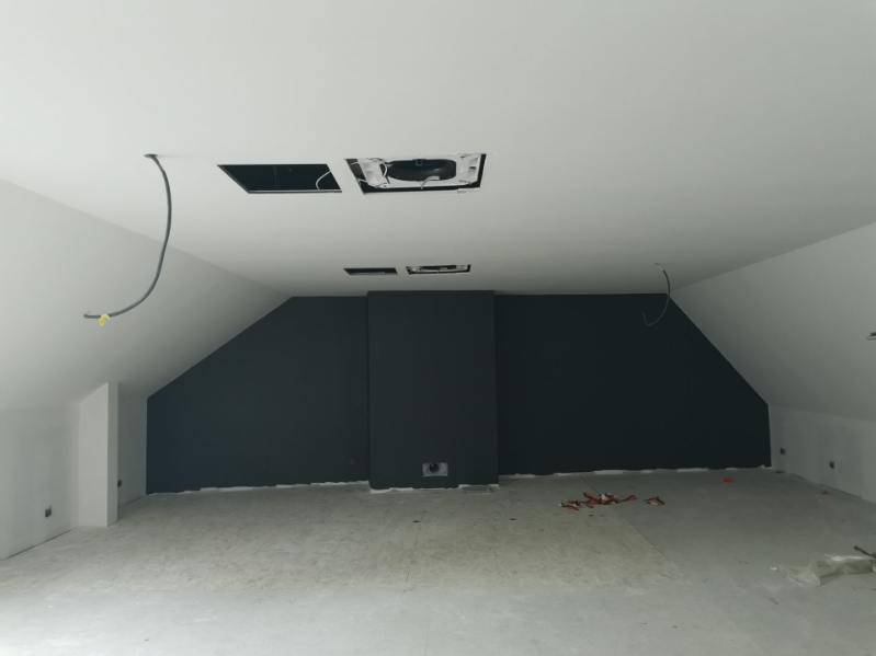 Aménagement de combles (peinture, plâtrerie, parquet)